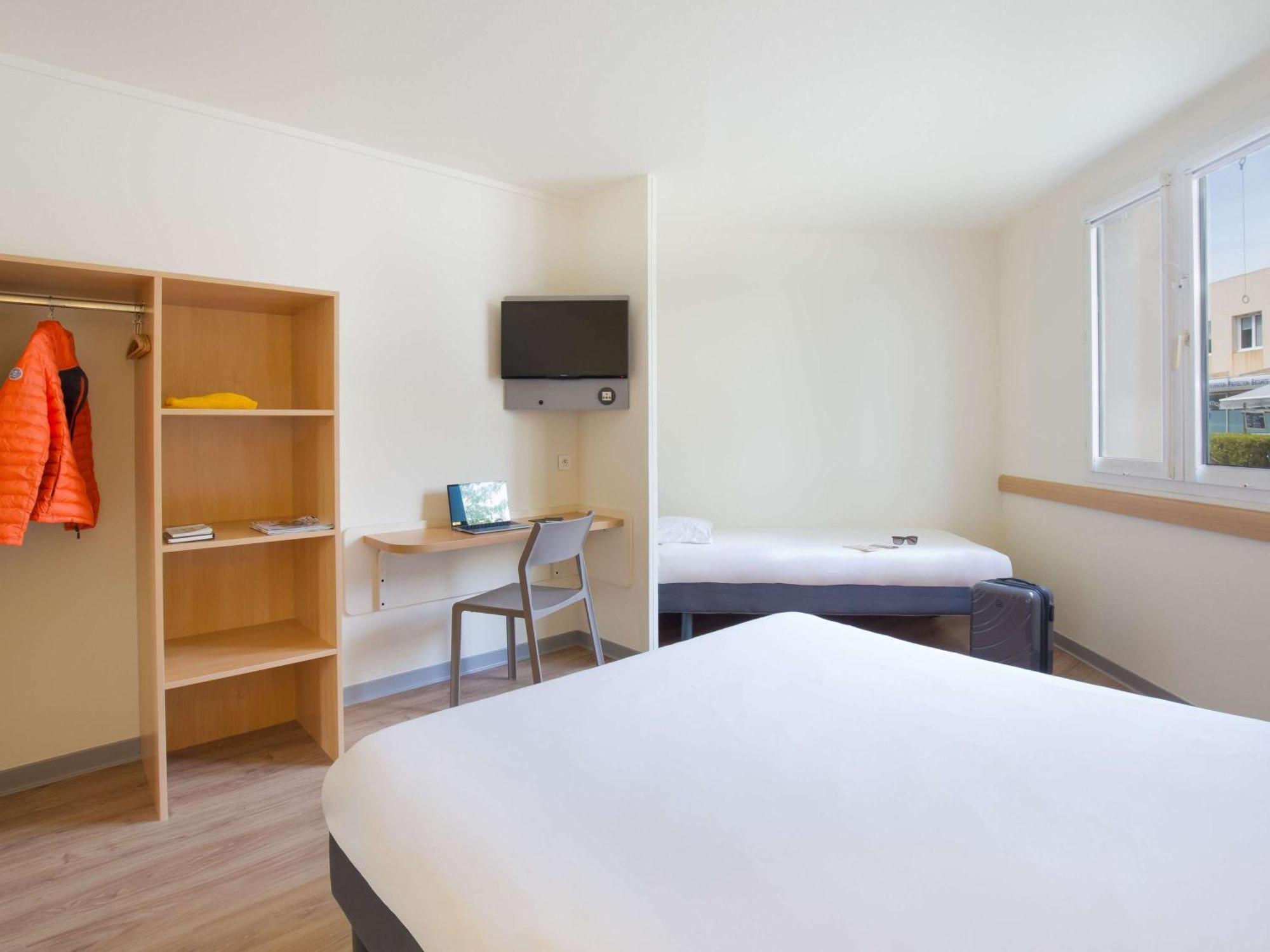 Ibis Budget Aubagne Paluds Agora Exterior foto