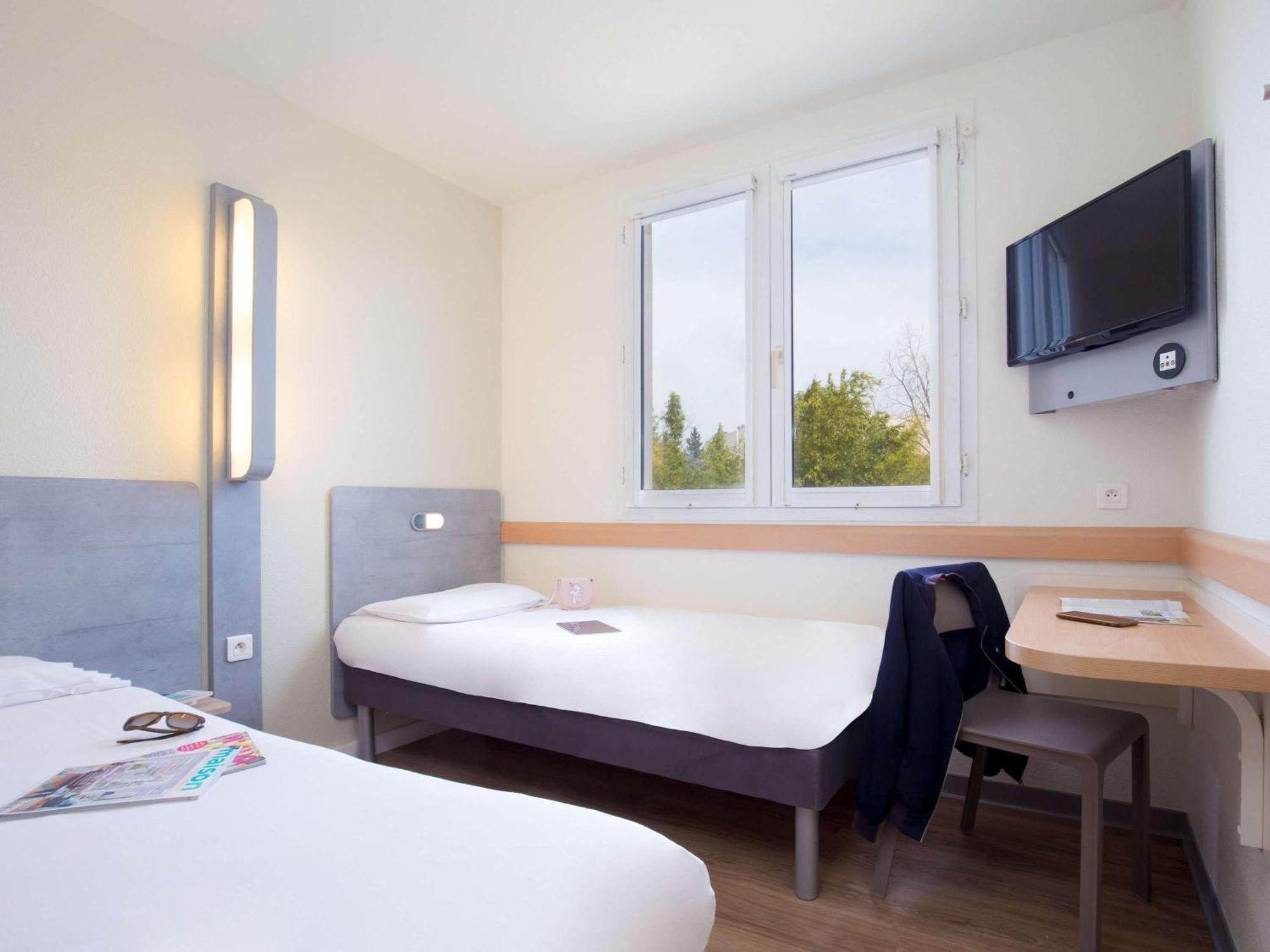 Ibis Budget Aubagne Paluds Agora Exterior foto