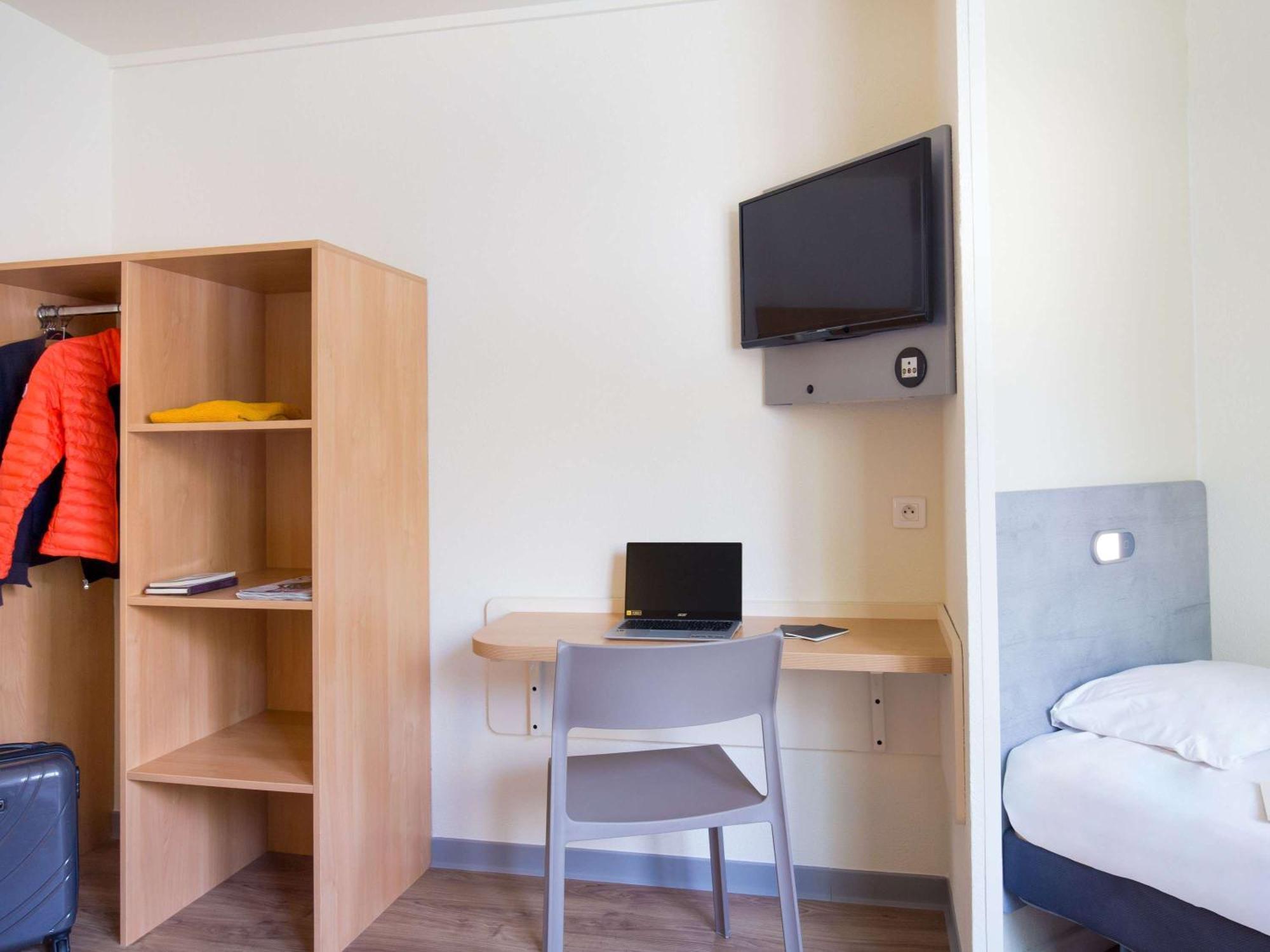 Ibis Budget Aubagne Paluds Agora Exterior foto
